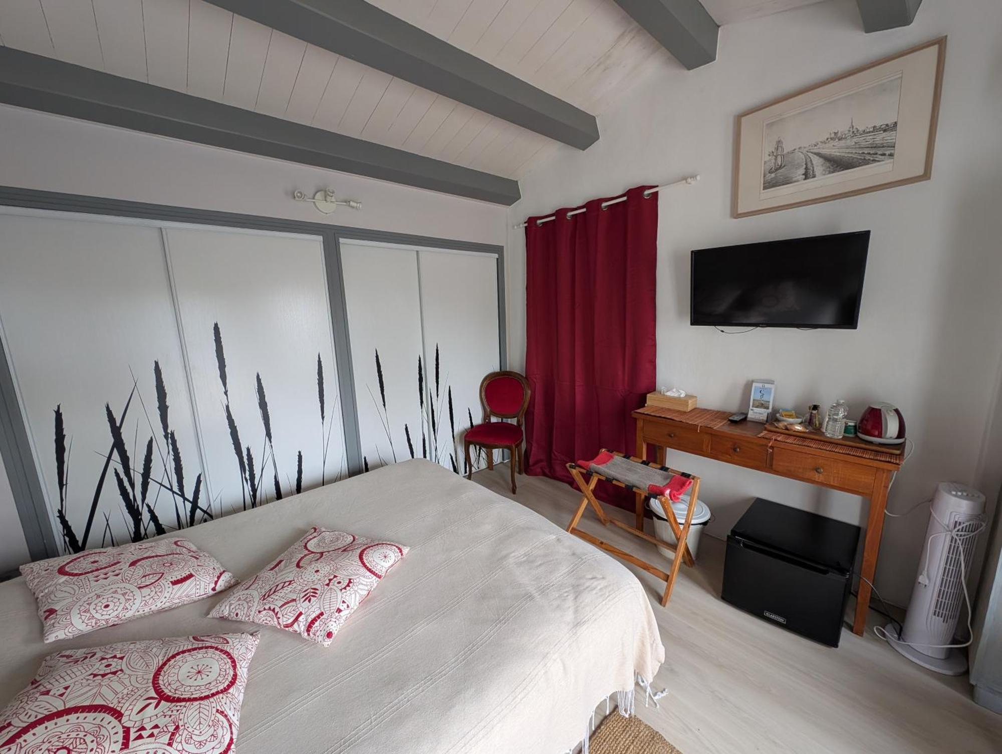 Les Yeux Bleus Bed & Breakfast ノワールムーティエ エクステリア 写真