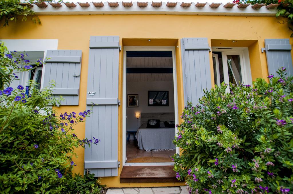 Les Yeux Bleus Bed & Breakfast ノワールムーティエ エクステリア 写真