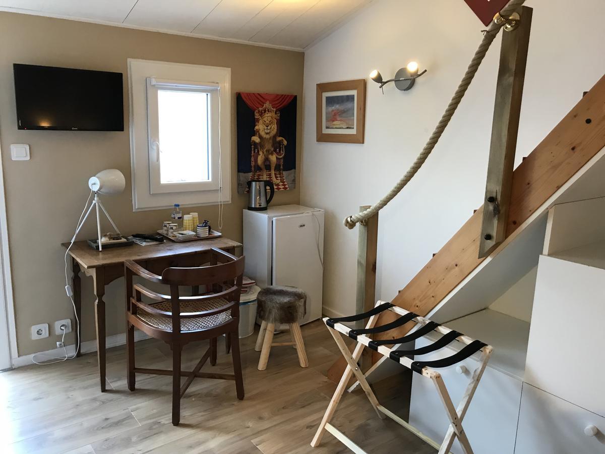 Les Yeux Bleus Bed & Breakfast ノワールムーティエ エクステリア 写真