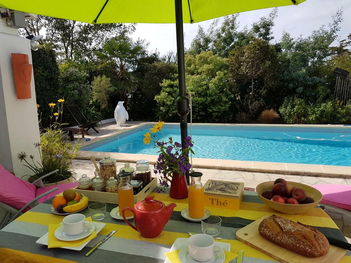Les Yeux Bleus Bed & Breakfast ノワールムーティエ エクステリア 写真