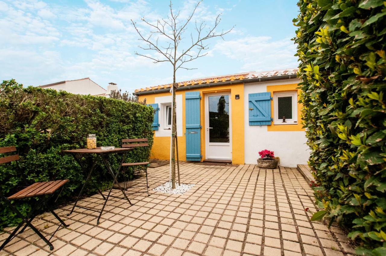 Les Yeux Bleus Bed & Breakfast ノワールムーティエ エクステリア 写真