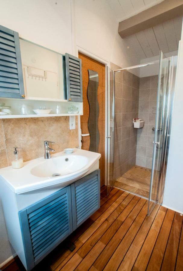 Les Yeux Bleus Bed & Breakfast ノワールムーティエ エクステリア 写真