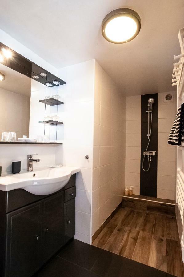 Les Yeux Bleus Bed & Breakfast ノワールムーティエ エクステリア 写真